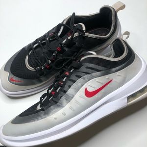 Nike Air Max Axis Running Shoes